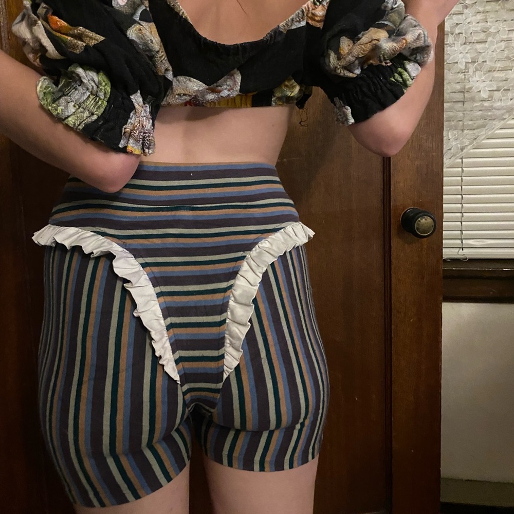 Fashion brand company Ruffle biker shorts